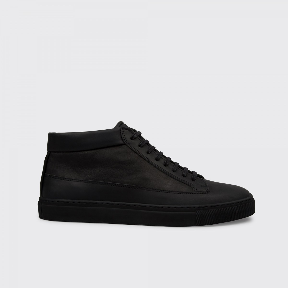 ETQ Mid Top All Black Sneakers - Hispotion