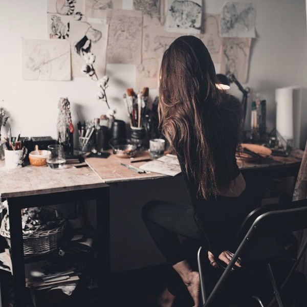 girl-at-desk