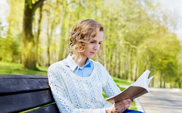 900-481578048-girl-reading-book