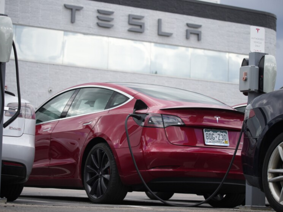 59,000 Tesla vehicles have software issues