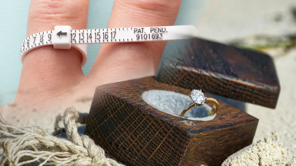 GUIDE to Measuring Ring Size: Methods and Tips