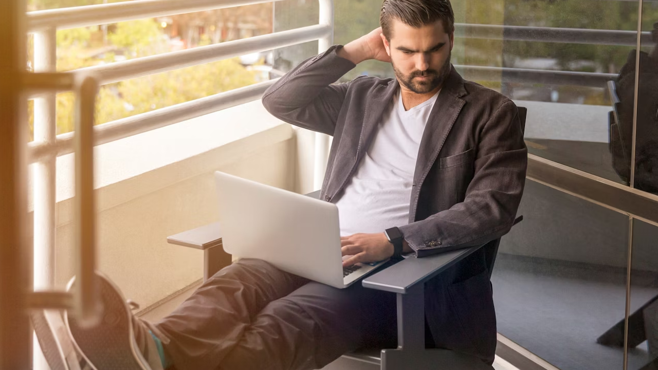 The Core Pieces of a Perfect Office Outfit