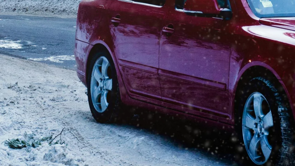 Stay Safe This Winter by Knowing When to Change Your Tires