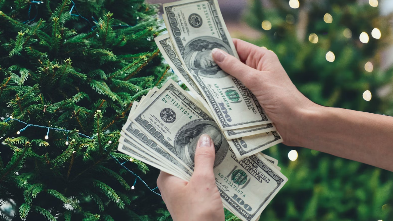 Cost Comparison: Natural vs. Artificial Christmas Trees